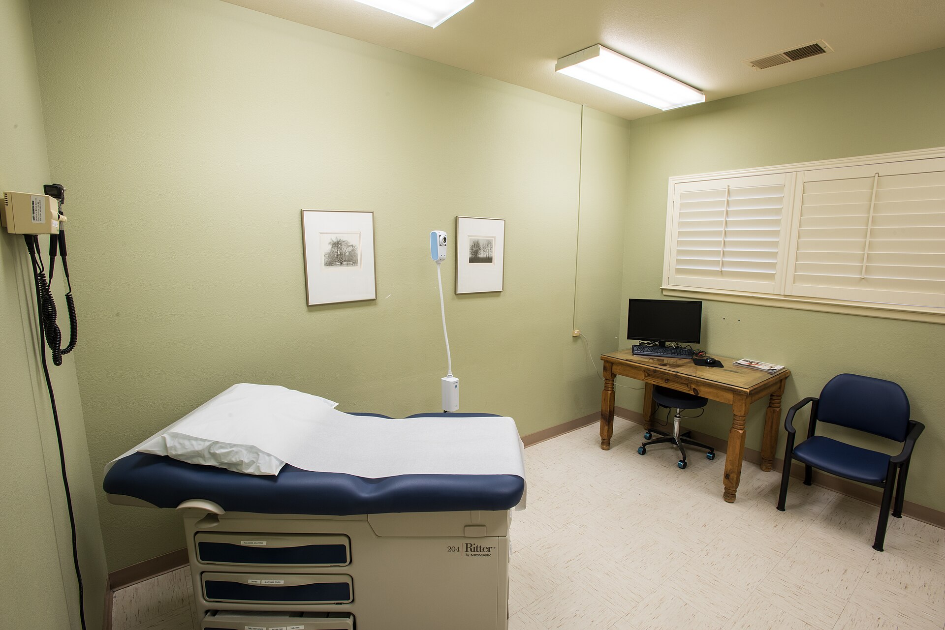 Exam room at a walk-in urgent care clinic